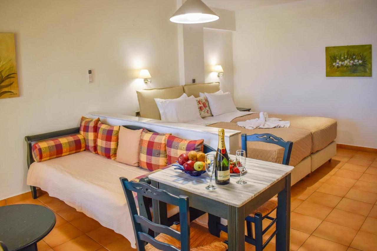 Hotel Dafni Skiathos Town Exterior foto