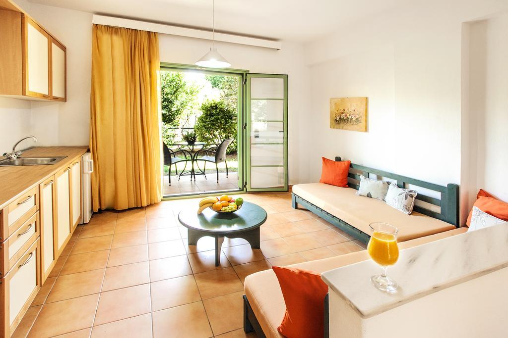 Hotel Dafni Skiathos Town Quarto foto