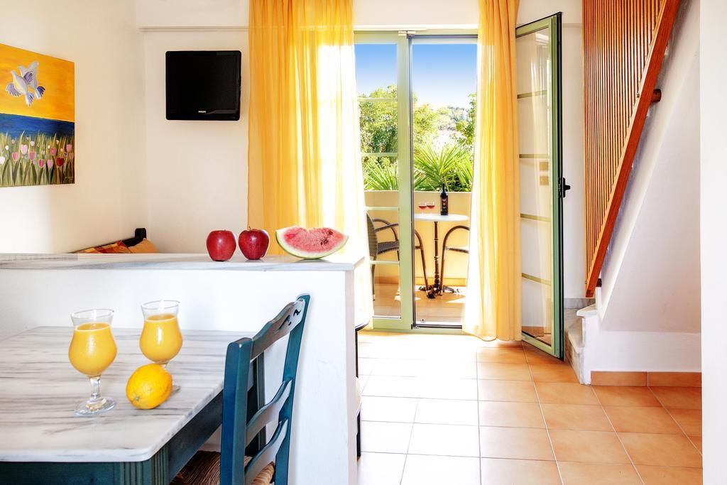 Hotel Dafni Skiathos Town Quarto foto